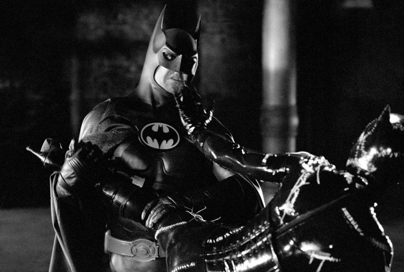 鋼鉄の暇人 絵をモノクロにするとかっこいい ティム バートンの バットマン バットマン リターンズ はカラーよりもモノクロの方が似合ってるというか雰囲気出るよね