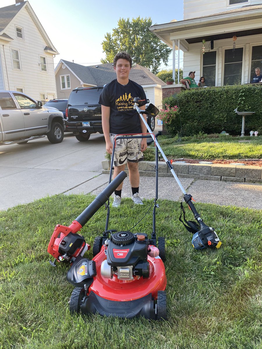 iamrodneysmith's tweet photo. Family,  Please help me in congratulating Isaiah  from Moline,IL on completing our  50 yard challenge by mowing 50 FREE lawns for the elderly, disabled,single parents &amp; veterans in his city. https://t.co/JmDo5Uosr8
