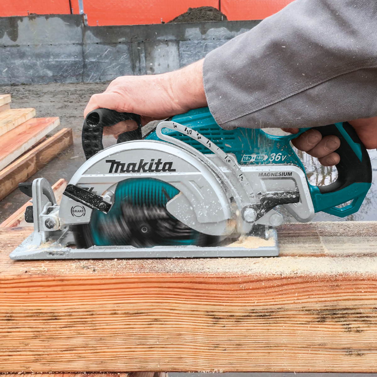 MakitaTools's tweet photo. The 7-1/4 in. 24T Carbide-Tipped Max Efficiency Ultra-Thin Kerf Framing Saw Blade is ideal for a framers using cordless circular saws for a full range of wood cutting applications.
https://t.co/RzMwRdq6CK
#makitausa #maxefficiency #construction #blade https://t.co/viaw2ZvsNp