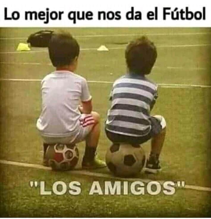 Lo hermoso del fútbol es que te da buenos amigos. 🤳 #LaDinastíaContinúa, image size:710x737