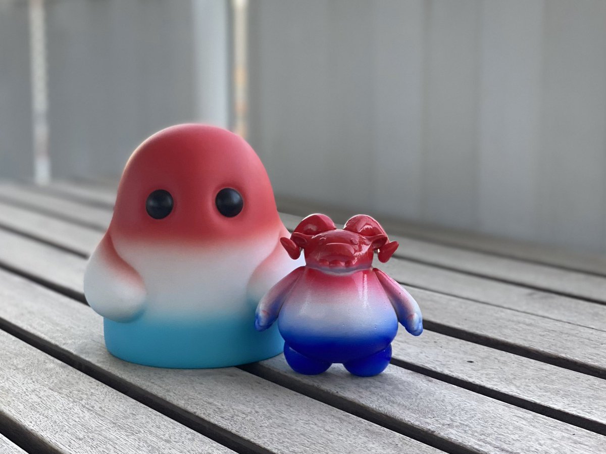 realbenfeldman's tweet image. Two of my absolute favourite figures. #bombpop #ramble #tinyghost #designertoys #collectorlife #collectibles