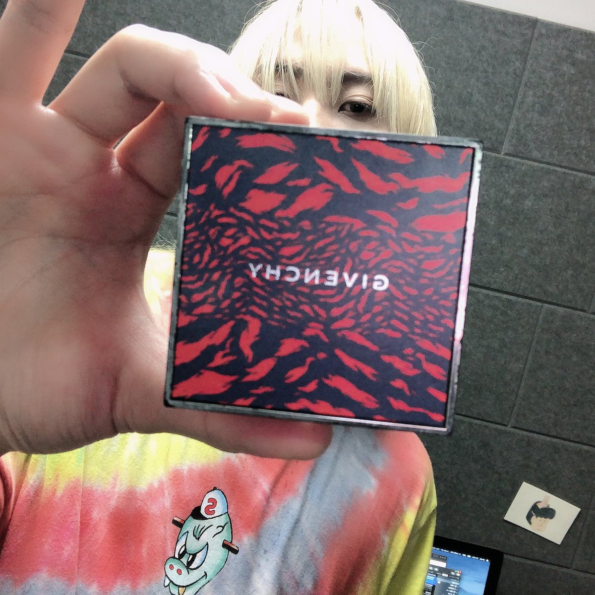 GENKI_T3's tweet photo. GIVENCHYのこのパウダー
前にプレゼントで頂いたのだけれど
めちゃくちゃに良いので教えます。 https://t.co/7E1xePiun6