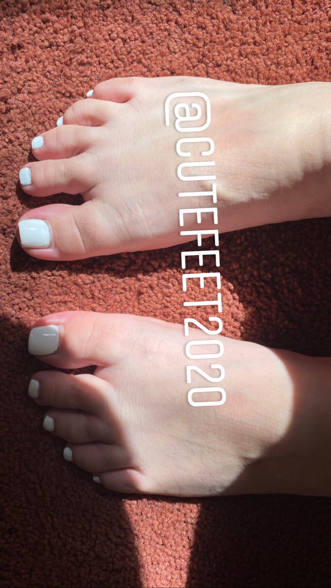 Cutefeet20202's tweet photo. @CuddlesAnCoffee Me zaddy 😝 https://t.co/L6SrvEvJmQ