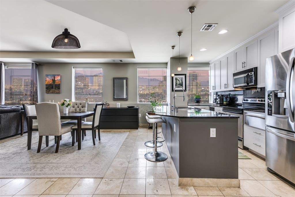 TalbotRealtor's tweet photo. Perhaps you like where you live, but you're ready for an upgraded home. Now is the time to buy before the price of home goes up any more. And, They're starting to climb.
Call: 602.402.7678
We can help you find something better, here in #Phoenix
#TalbotRealEstate - #RealEstatePhx https://t.co/dhbCoJDigg