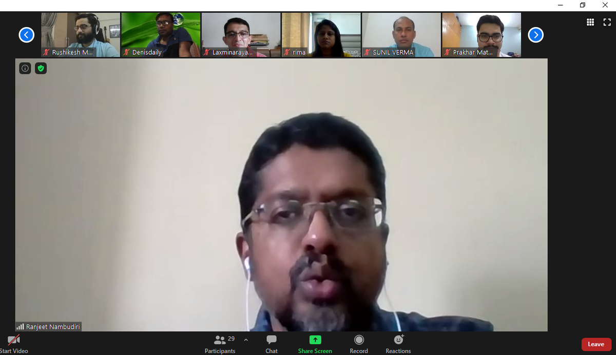 IIM_I's tweet photo. The #virtual inauguration of the 13th Batch of PGPMX provided a platform for the new batch to interact with faculty members, who welcomed them as a part of #IIMIFamily.
#IIMI #IIMIndore #WorkingExecutive #MBA @askhimanshurai https://t.co/kL7EUdeGOq