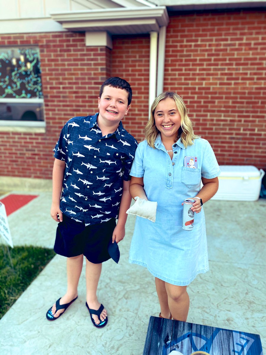 JKMurf's tweet photo. #MurphyDiaries We love grad parties! #Summer2020Day64 https://t.co/yUnb1bTAYY