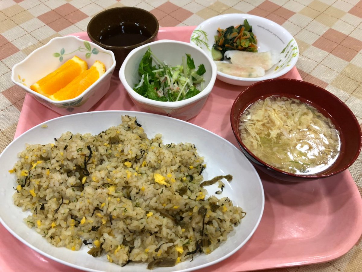 coEYDOcdprKvglo's tweet photo. 今日は、高菜チャーハン
満腹！　85点

#病院食　#ランチ https://t.co/IkMlYdUEA3