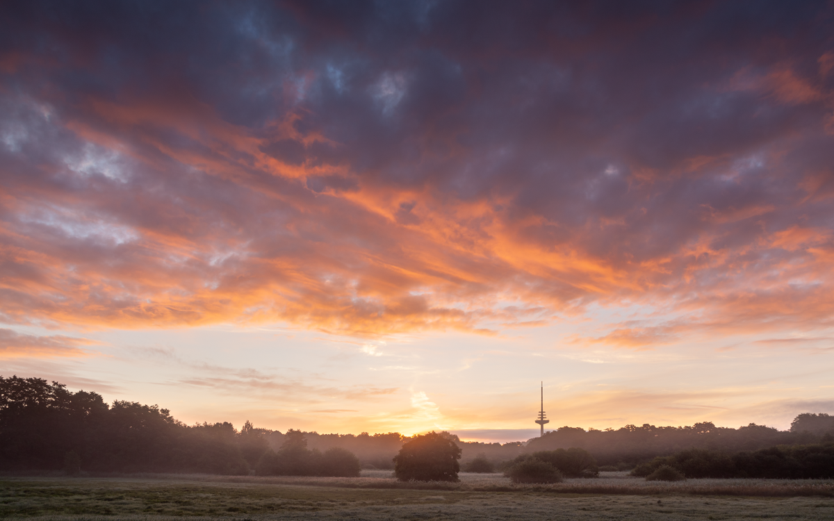 MBergnerFoto's tweet photo. Guten Morgen! Today morning I spend photographing a landmark of #Kiel during a very nice #sunrise. https://t.co/WTIETOM4Ik