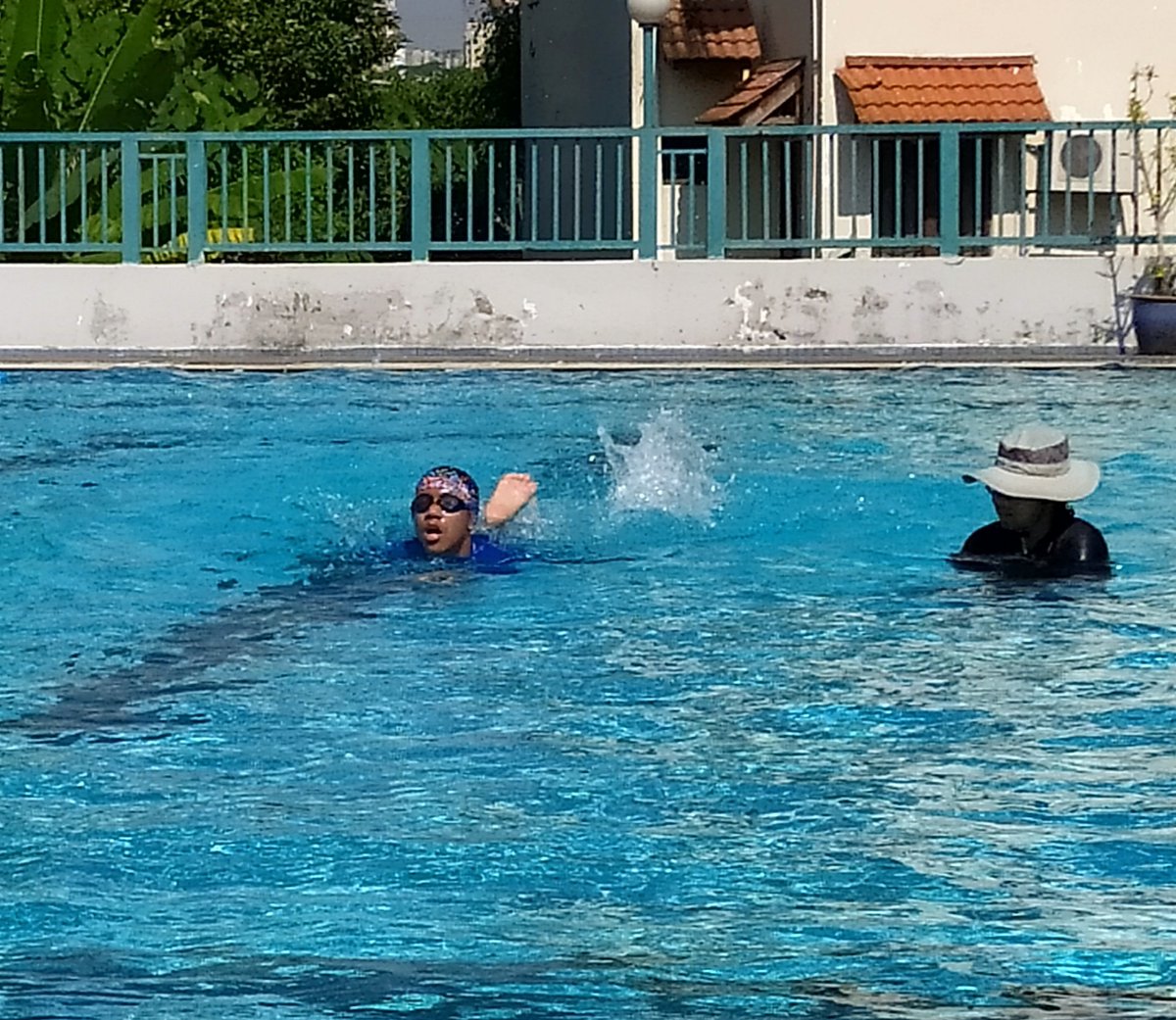 admutum's tweet photo. 3rd swimming lesson for my son after the  Covid-19 lockdown. 13 laps of the pool and now going for the 14th. His stamina is amazing. #autismdad #autismfamily #autismswim https://t.co/ja7ejrUt3m