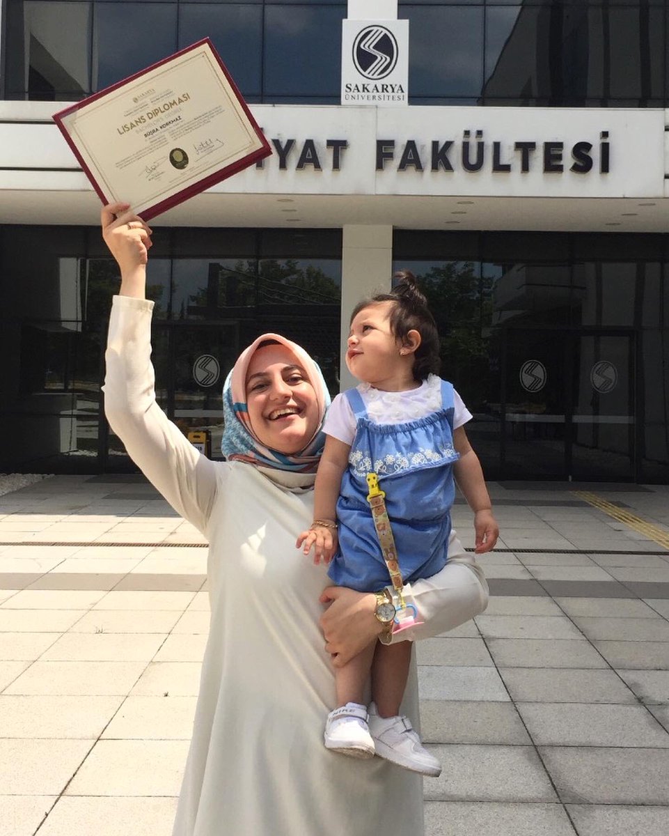 Arkadaşlar ben başardım. İnanın güvenin pes etmeyin. Yapamazsın bırak diyen herkes için.Kadın başarır, kadın yapar,kadın güler, kadın okur, kadın çalışır, kadın evlenir, kadın gezer, kadın isterse herşeyi yapar buna da kimse karışamaz. #kadın #saü #if #anne #öğrenci #çocuk #bebek