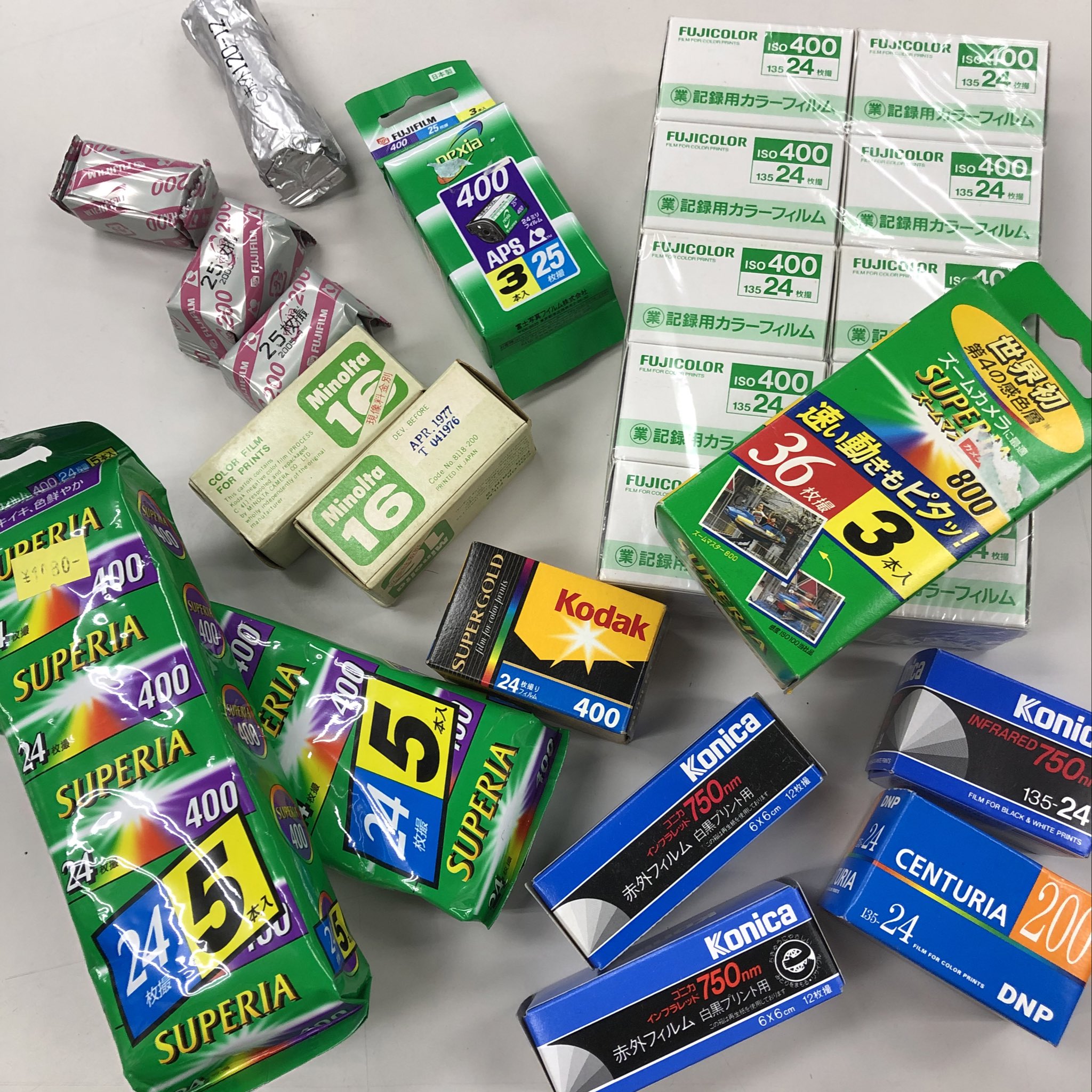 激安先着 写真用期限切れフィルム 資料扱 期限切れフィルム 100本ほど