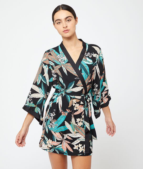 It should also be noted that “kimono cardigans” and robes should not be labeled as kimono. They are not kimono and it is direspectful (imo) to call them such. “Kimono cardigans” can be called cardigans or robes or something else.