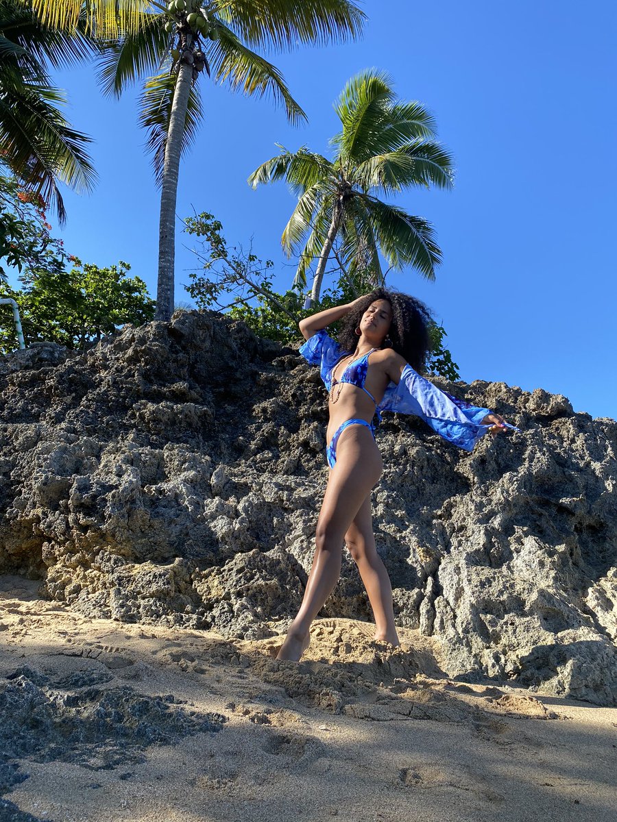 Saaanndriii's tweet photo. “Se trata de buscar más allá, de explorar, de conocer, de aventurar” 🤍 Creo que acabo de encontrar POR AHORA mi playa favorita.🤭😍
📍: Aguadilla, PR.
#TuristeoConSandri #airbnbpr #ParaisoenPR #IslandLive #segundacasa #IslandGirl #Turisteo #SpotsPR #summer https://t.co/9qNriEXz4C