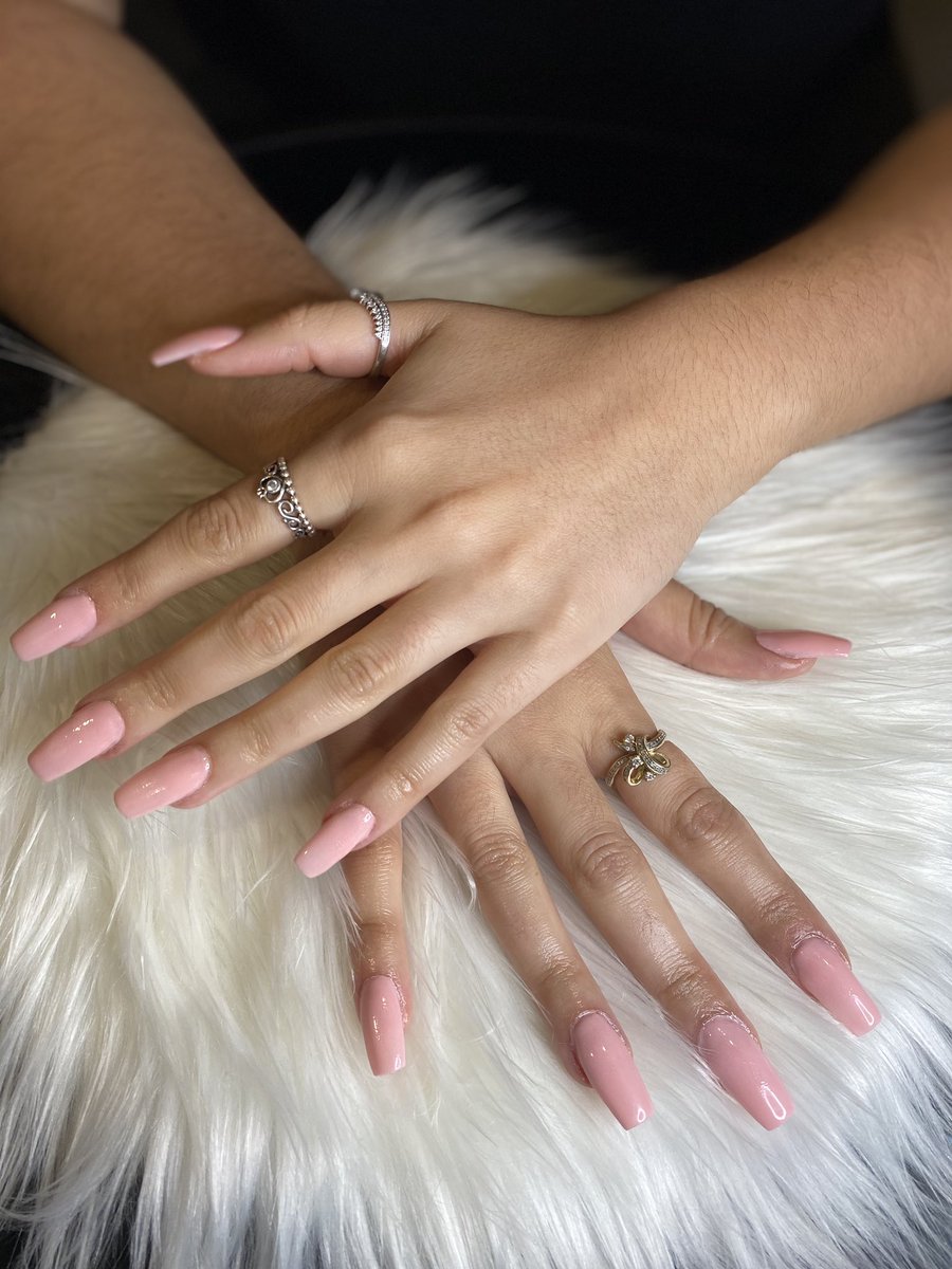 jamilaa_xo's tweet photo. Ladies follow my instagram page for more!!
DM TO BOOK
#BlackOwnedBusiness
#ottawanails
#selftaughtnails
#acrylicnails
#dippowdernails
https://t.co/Uvf3Z5khU0 https://t.co/BFFn8uF305