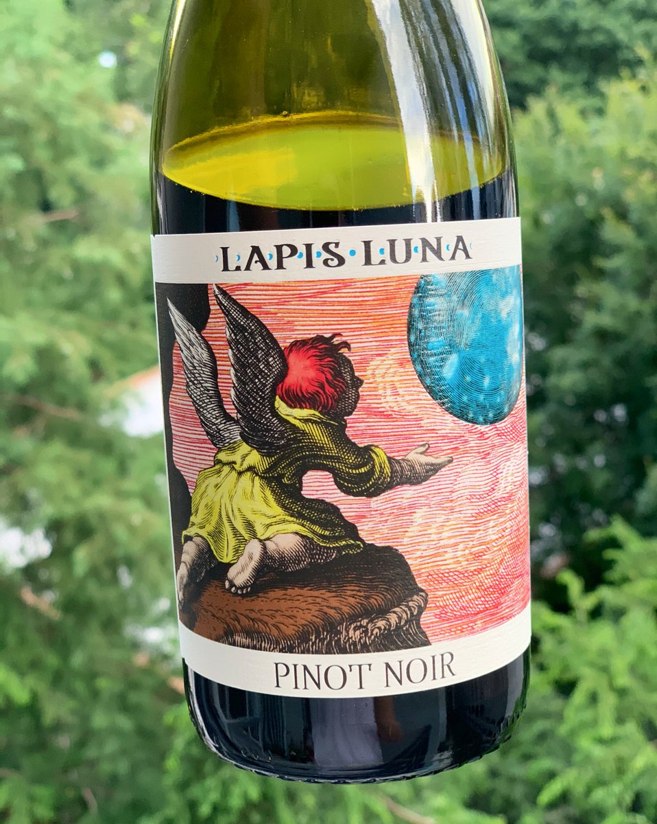 SashaEats's tweet photo. Happy Friday, #WineLovers 🦄🍷🍇 I’m drinking ‘bacon’ tonight 🍷🥓🍷 #SashaSips #WineLifeMatters #wine #PinotNoir #cheees #TGIF https://t.co/UsXNWaU7Ig