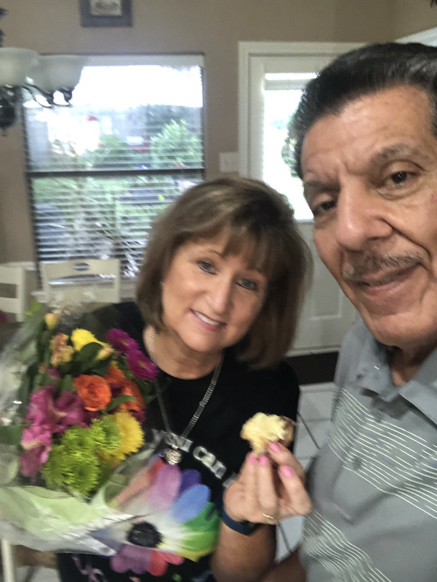 JLucadou's tweet photo. Got a great blessing today from Larry and Gwen in our champions North Klein church family - Beautiful flowers and hot homemade Cinnabon cinnamon rolls ! Oh so good ! Nice visit from a distance too ! #nkfamilyfun @JLucadou @championforest @championforestnorthklein https://t.co/jUmWp0AaVR
