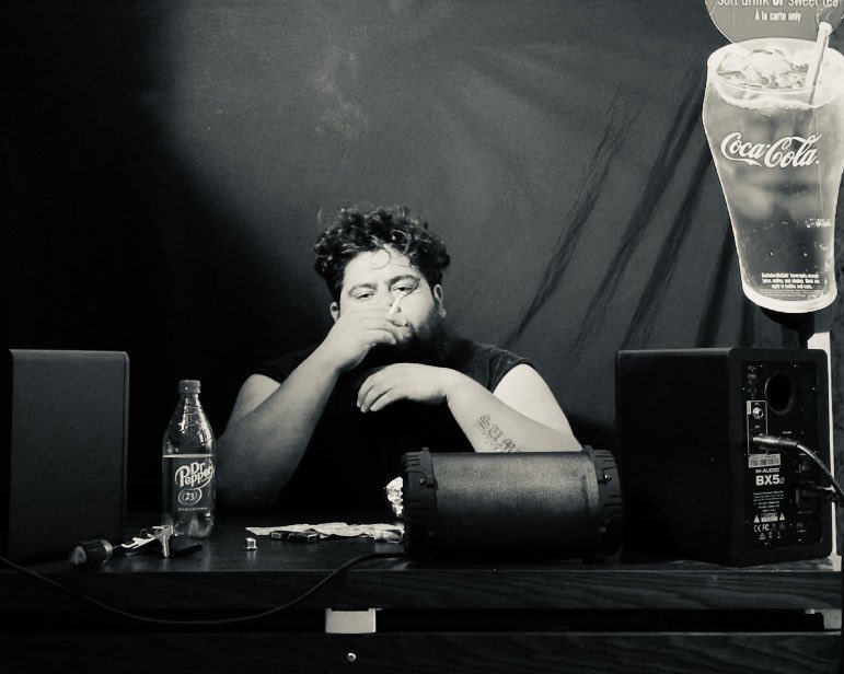 mando_the_rumor's tweet photo. No caption but the studio coming along nice 👌 #stu #studio #sumamob #rumor #littlebylittle #rapper #rap #rapsong #sing #song #singer #artist #localartist #blacknwhite #mexican #houston #pasadena #texas #htx #beat #instrumental #producer #engineer #engineering #hml #hmu https://t.co/o51ChKoPwC