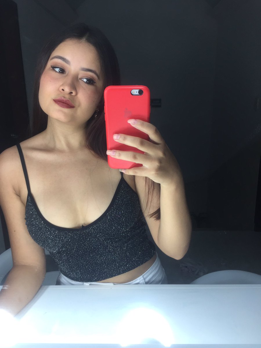 DanielaStefani8's tweet photo. 1, 2 o 3?
#catline 💞 https://t.co/ypVlxkDEHK
