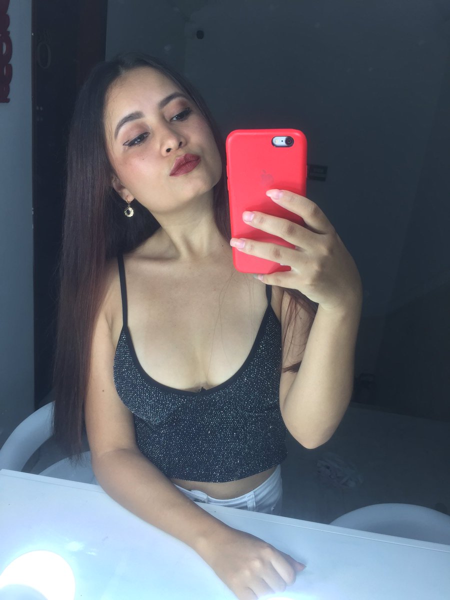 DanielaStefani8's tweet photo. 1, 2 o 3?
#catline 💞 https://t.co/ypVlxkDEHK
