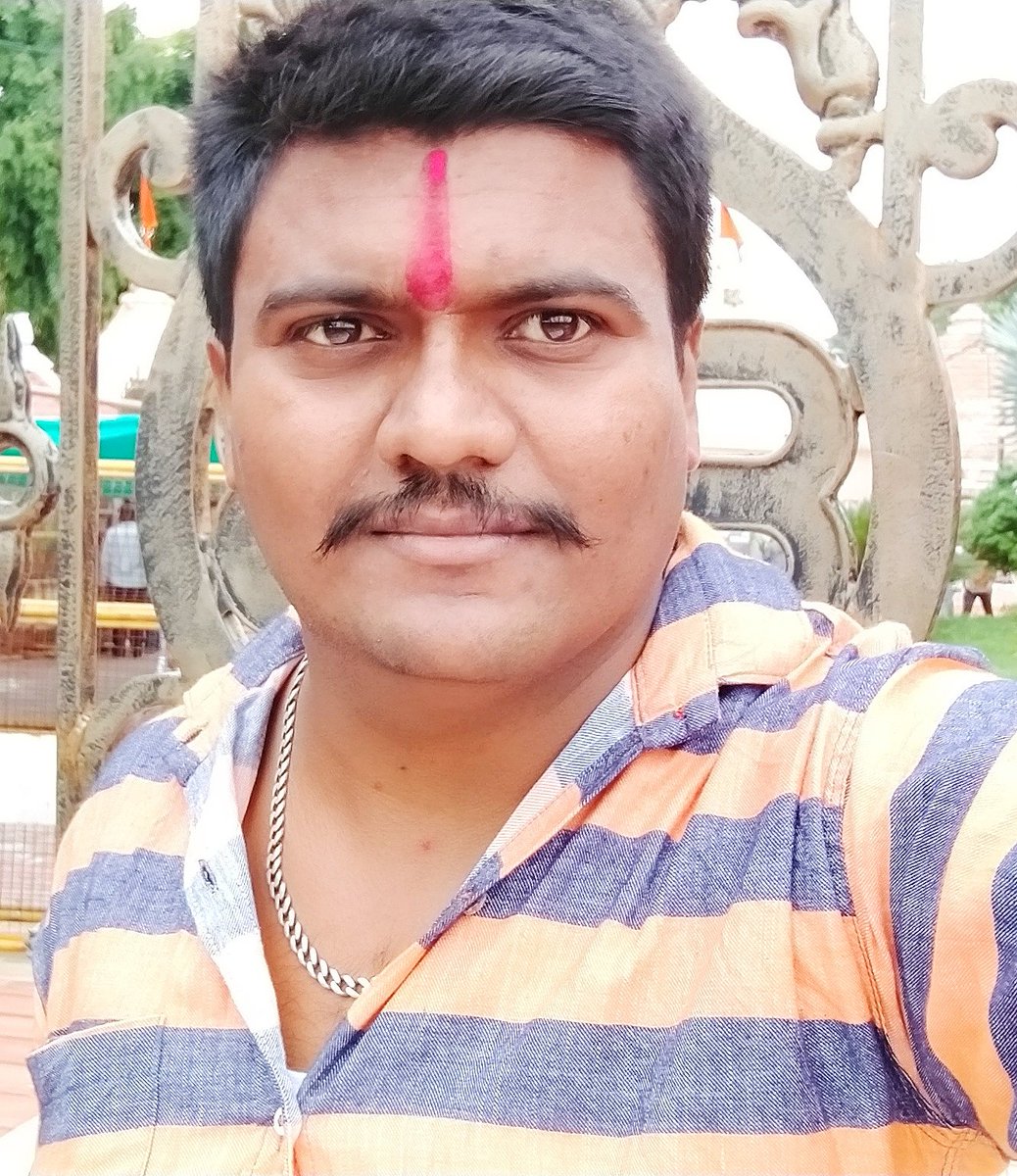 parshramojha's tweet photo. सर्वे नागा: प्रीयन्तां मे ये केचित् पृथ्वीतले,
ये च हेलिमरीचिस्था ये न्तरे दिवि संस्थिता:
ये नदीषु महानागा ये सरस्वतिगामिन:
ये च वापीतडागेषु तेषु सर्वेषु वै नम:।
आप सभी प्रियजनों को नागपंचमी की शुभकामनायें जय श्री महाँकाल
@raghwendrapattu
@BinodKrShukla2
@BJP4UP https://t.co/t1YTrlfYUG