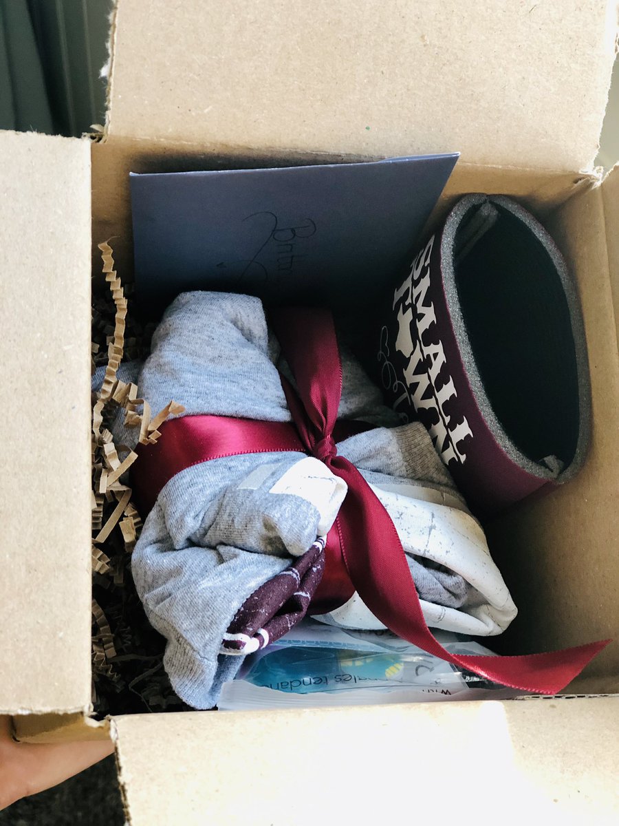 mrssmithgrade1's tweet photo. Thank you so much for my surprise welcome package from @BluebonnetLions and @belv1020! Y’all are the best and I can’t wait to get started! #unitedwebuild #firstgradeteacher https://t.co/47QLsJrjYp