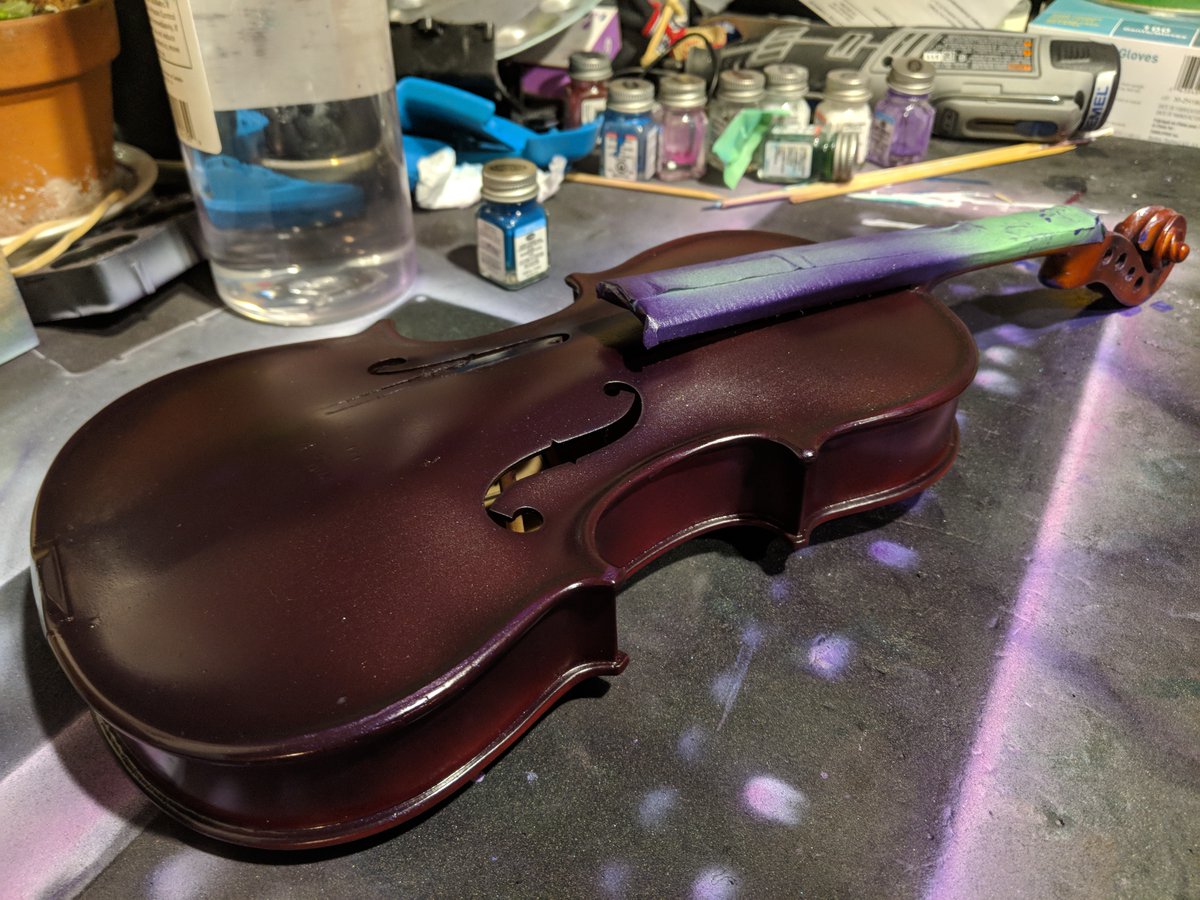 The story begins in December of 2018, when my friend Louis brings me this child's violin he found in the garbage. It had no bridge, no bow, no strings, but a sturdy case, and thankfully, the sound post was still in position. I gave it a first paint.