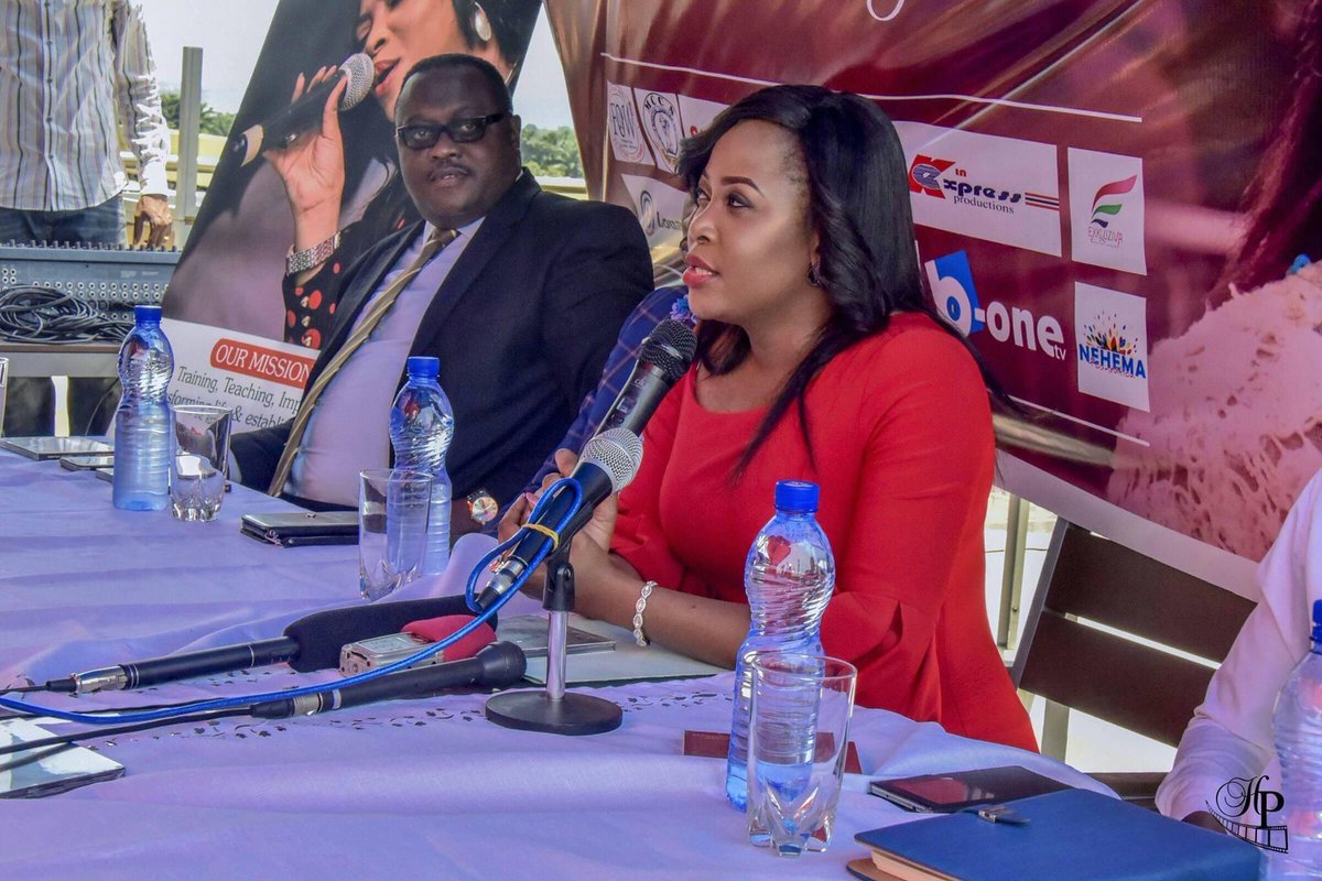 ExkluzivaC's tweet photo. Ils nous fait confiance, #kinshasa faites comme eux #Rdc #Communication @Neema_Muderhwa @OlangiAcsa @KetsiaOlangi https://t.co/rH8y9RaoY6