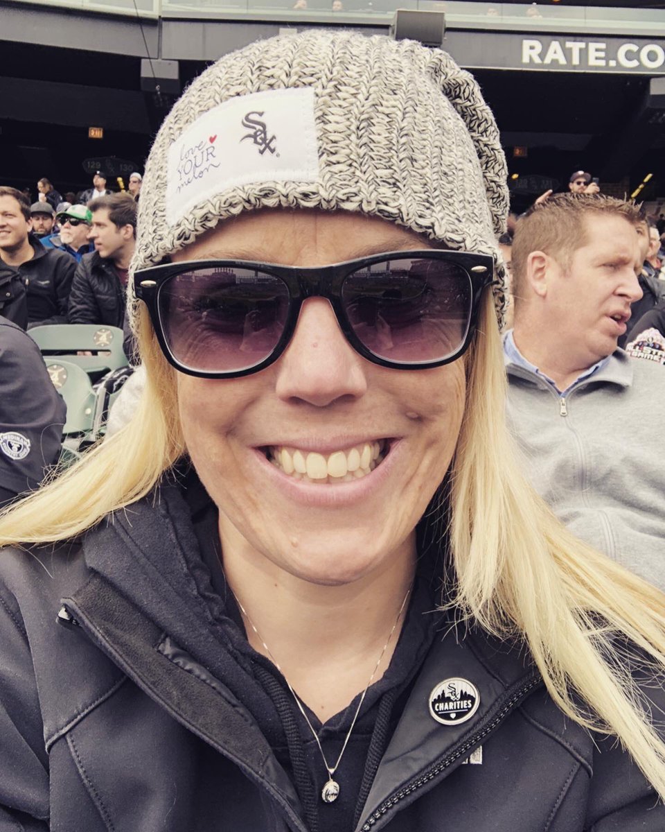kellyanneohde's tweet photo. ⚾️ Love my @soxcharities  #chicagotogether shirt benefiting the COVID-19 relief fund. 📸: @whitesox #openingday 2020 and 2019. #changethegame #beyondthediamond https://t.co/QtpuCWi08g