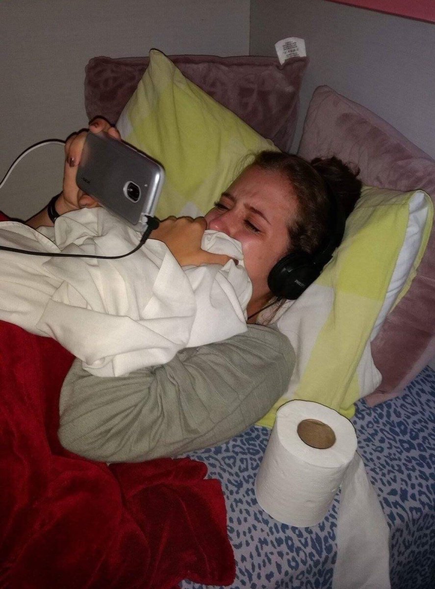 nathaliabelen_'s tweet photo. Yo viendo a Marco diciendo que si vale la pena Elle, mientras Elle abraza al Noah https://t.co/2rkUMvjGCq