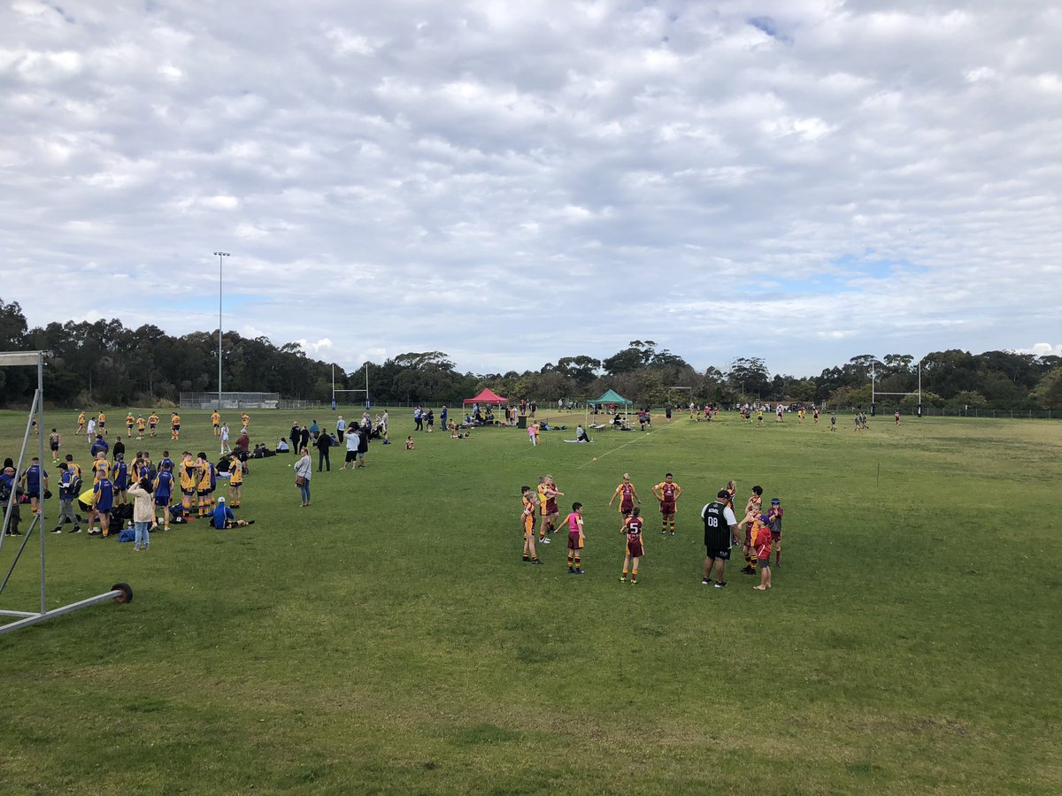 Ashton Sims (@ashtonsims26) on Twitter photo Great to have local <a href="/IllawarraDRL/">IllawarraRugbyLeague</a> back up & running today🏉
Lots of kids, sanitising stations everywhere & kids/parents respecting Refs. Huge respect to the people in charge of getting the kids back playing✊🏼 #RugbyLeague #ZiemsPark Great to have local <a href="/IllawarraDRL/">IllawarraRugbyLeague</a> back up & running today🏉
Lots of kids, sanitising stations everywhere & kids/parents respecting Refs. Huge respect to the people in charge of getting the kids back playing✊🏼 #RugbyLeague #ZiemsPark