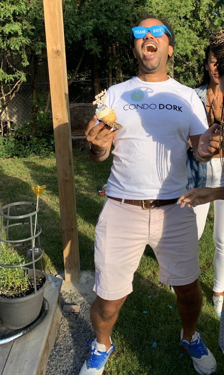 VanessaMorgan's tweet photo. Every single person at my gender reveal thought I was having a girl, including myself. My brother was one of the only ones that said boy. This was his reaction 😂😂😂😂 dead https://t.co/K67WC8jpQL