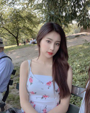 ーiz*ones kang hyewon being talented; a thread stan twt doesn’t want you to see