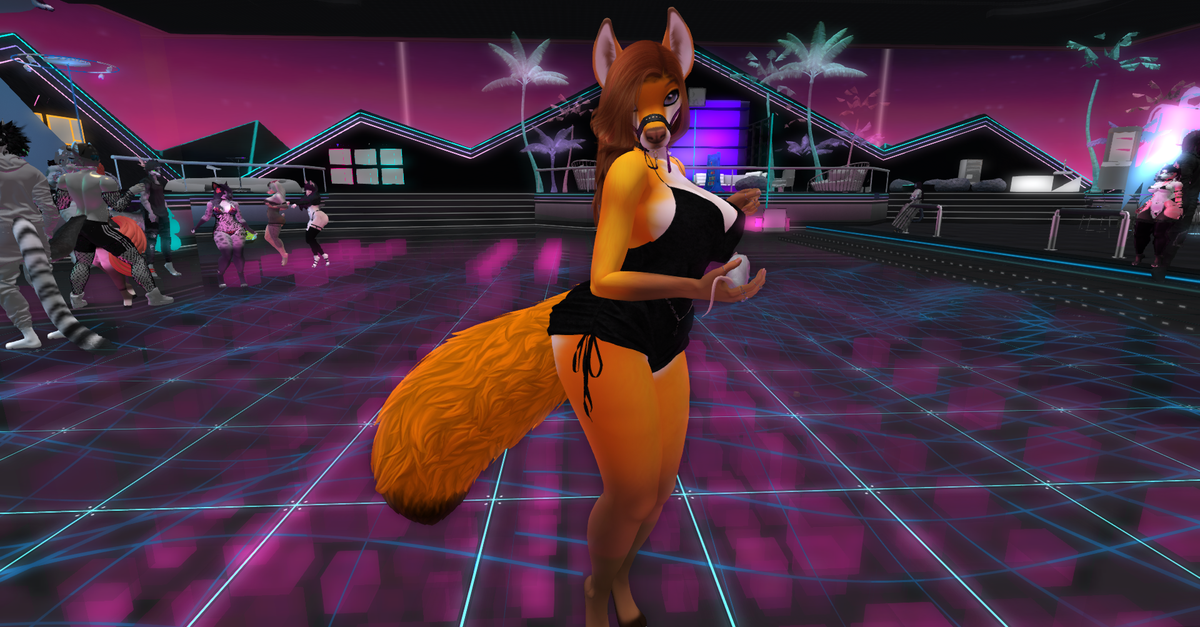 CapsuleCorpBlu's tweet photo. The textures are half loaded for me but I'm having a good time enjoying good tunes at @SynthOasis! #SynthOasis https://t.co/0NQFvwDJfj