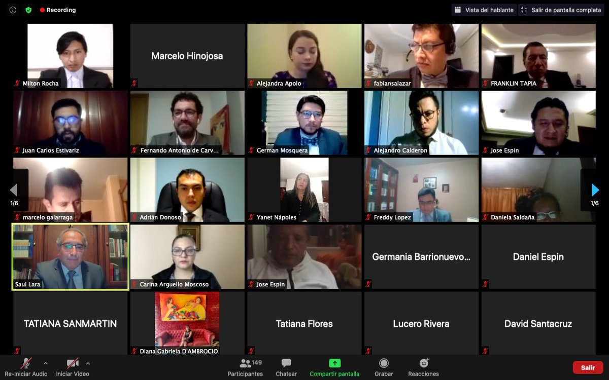 La Facultad de Derecho realiza la presentación del libro: “Derechos en la Constitución Ecuatoriana”, donde se destacan las teorías del derecho, estado, política y social. Las cuales esta noche han sido discutidas por expertos de #Brasil🇧🇷 y #Bolivia🇧🇴.

#ElCambioEsHoy
#Derecho