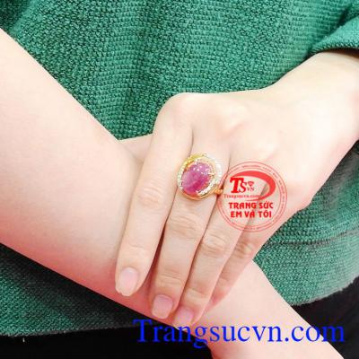 tsvn_com_vn's tweet photo. Nhẫn nữ Ruby nổi bật với thiết kế vô cùng sáng tạo và được chế tác từ nhà chế tạo tài ba. https://t.co/TerhQqRzr2 #jewelry #Vietnam #nhannudaquy #nhannuvangtay #nhannu #nhanvang #nhannuruby #ruby #nhanruby #gold14k #gold18k #EVT #EMVATOI https://t.co/tL7FGlwkyj