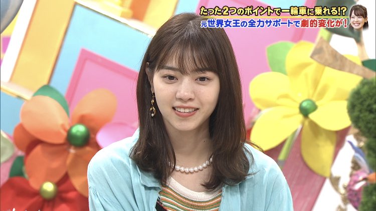 グータッチ動画、別撮りで衣装と髪型違ってて、2パターン見れて