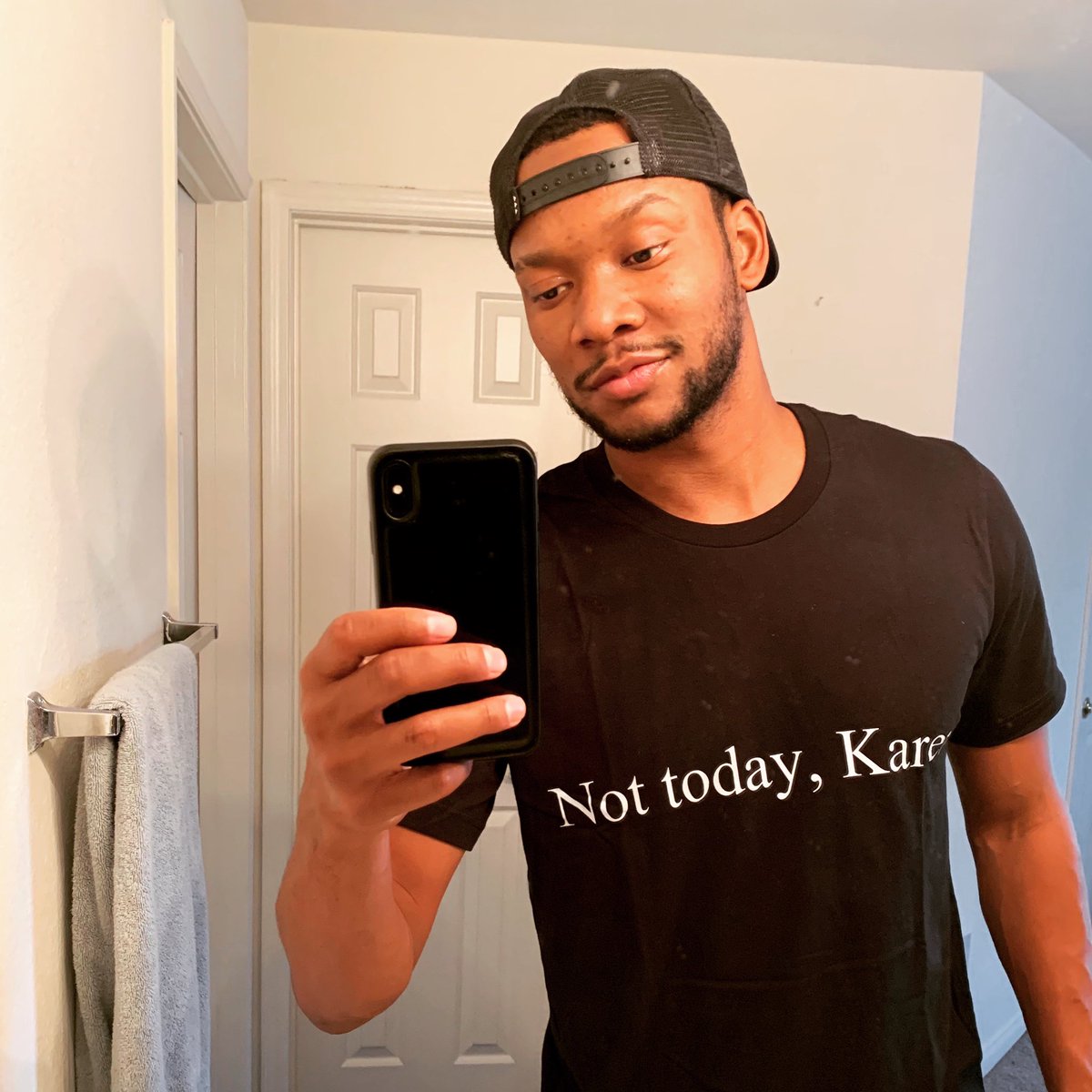 TaiChiFlow91's tweet photo. NOT TODAY KAREN!! 🙅🏾‍♂️
.
.
.
.
.
.
#blacklivesmatter #blm #blackandproud #melanin #insta #igers #nottodaykaren #nojusticenopeace https://t.co/6GxgzEQ3oj