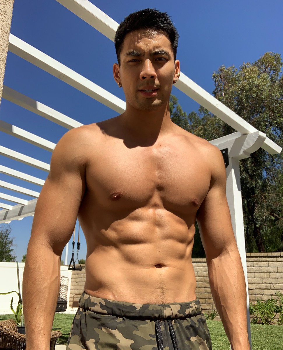 yoshi_sudarso's tweet photo. Gettin some sun, gearing up for our workout at 8pm PST for @DAMAN_Magazine all donations go to #gelangharapan https://t.co/d4UKl2ULs3