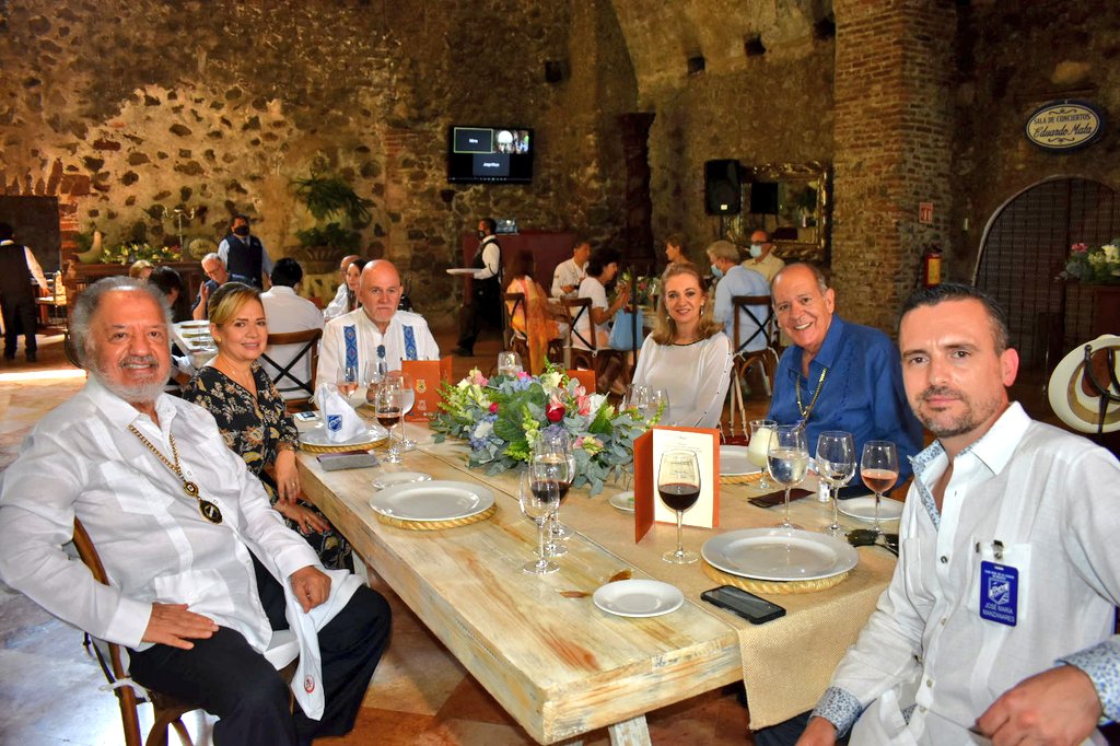 🇲🇽 Después de 4 meses de confinamiento, el #ClubSkalCDMX marcó un precedente en el #turismo de #México el día de hoy, ya que detalles, emociones, reencuentros y momentos memorables se volvieron a vivir en <a href="/skalcdmx/">Skål International CDMX 067</a> durante comida de julio en <a href="/hacienda_cortes/">Hacienda de Cortes</a> <a href="/Skal_Intl/">Skål International</a> <a href="/skalmex/">Skal Nacional México</a>