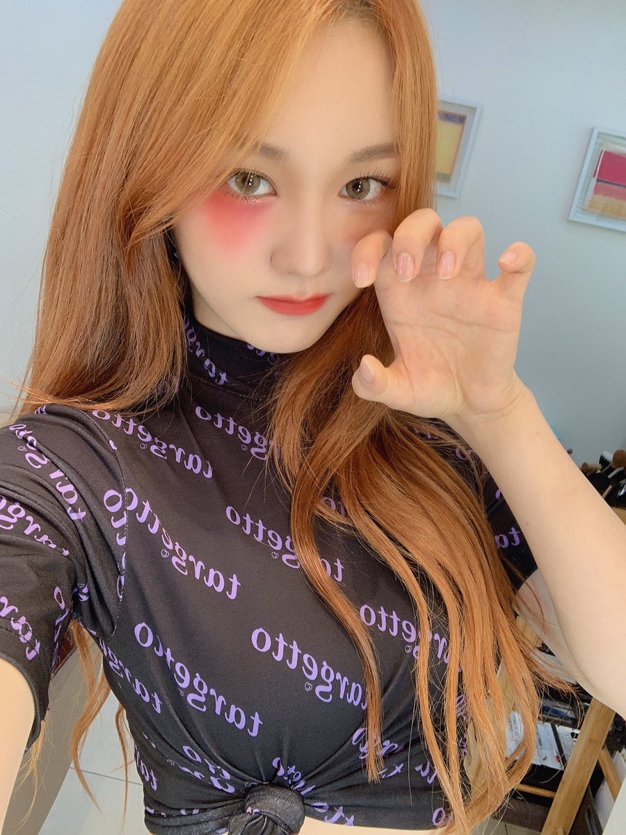 WOOAH_HM's tweet photo. [#wa_pic📷]
과즙미🍓🍒 넘치는 메이크업과
카리스마✨💫 넘치는 메이크업을
한번에 보여드린 나나의 반반 메이크업💄
다들 보셨나요?

여러분들의 픽은 어떤 메이크업을 한 나나인가요?😃

못보신 분들은 지금 바로 만나보세요❣
🔗https://t.co/m3mrjgUIyp

#배틀코덕쇼
#나나
#wooah #우아 https://t.co/7WSlMHoACd