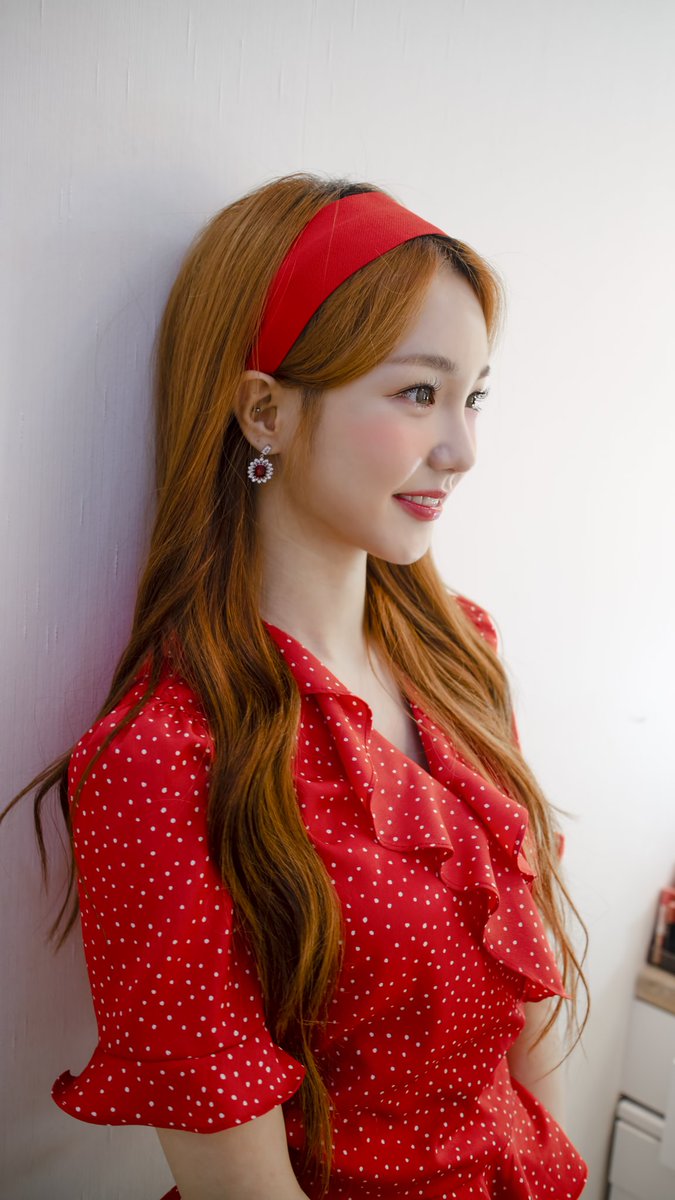 WOOAH_HM's tweet photo. [#wa_pic📷]
과즙미🍓🍒 넘치는 메이크업과
카리스마✨💫 넘치는 메이크업을
한번에 보여드린 나나의 반반 메이크업💄
다들 보셨나요?

여러분들의 픽은 어떤 메이크업을 한 나나인가요?😃

못보신 분들은 지금 바로 만나보세요❣
🔗https://t.co/m3mrjgUIyp

#배틀코덕쇼
#나나
#wooah #우아 https://t.co/7WSlMHoACd