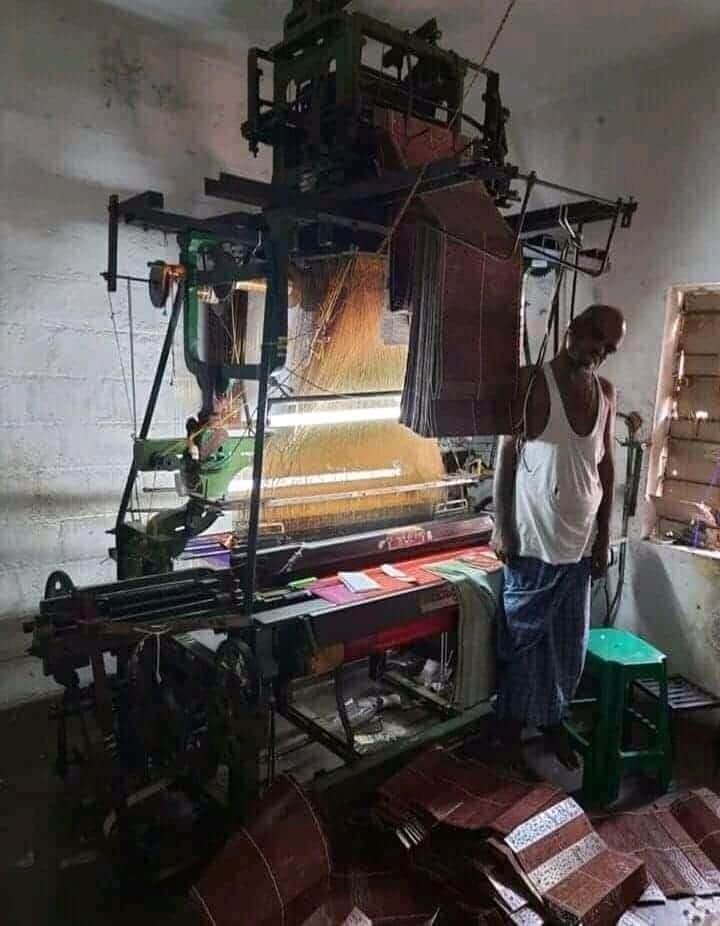 adil_neta's tweet photo. Kya yahi sab k sath sabka vikas h @PMOIndia ji kuch to raham krye y bs bole gye ke yaha lo waha lo.y de diya h waha di diya h agr ap kuch dete to.aj jannt es hal me n.hote kuch to kariye nhi to log corona se kam esse jada mare gye @ANI @asadowaesi @kalimjamei @Hamid_Sanjari https://t.co/Mm1SnFBGD5