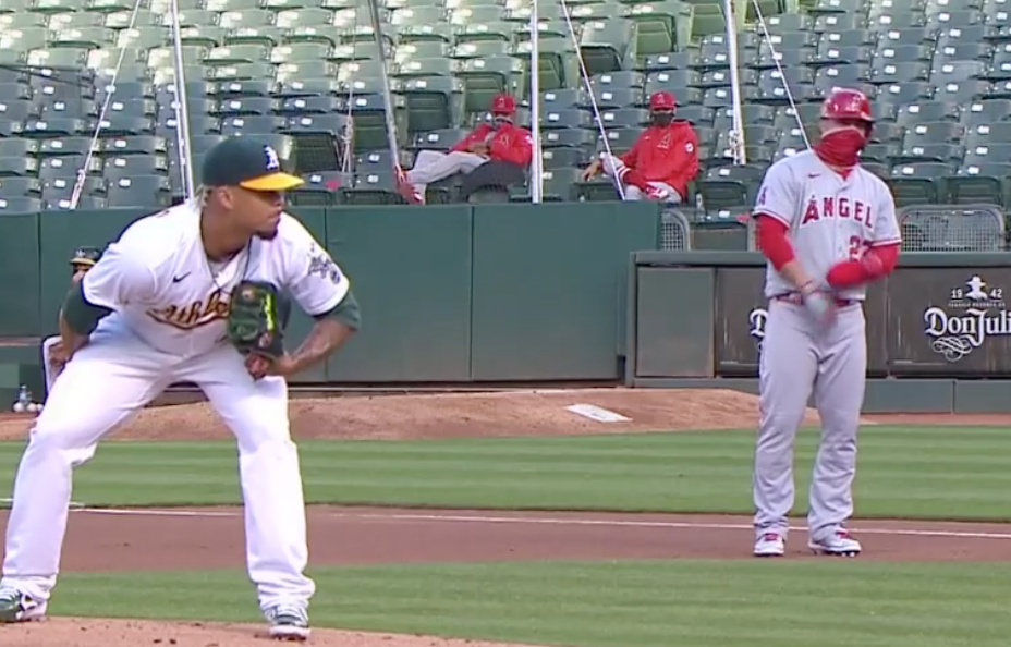 FabianArdaya's tweet photo. Mike Trout’s wearing a mask on the bases. https://t.co/ybR4t2QkQv