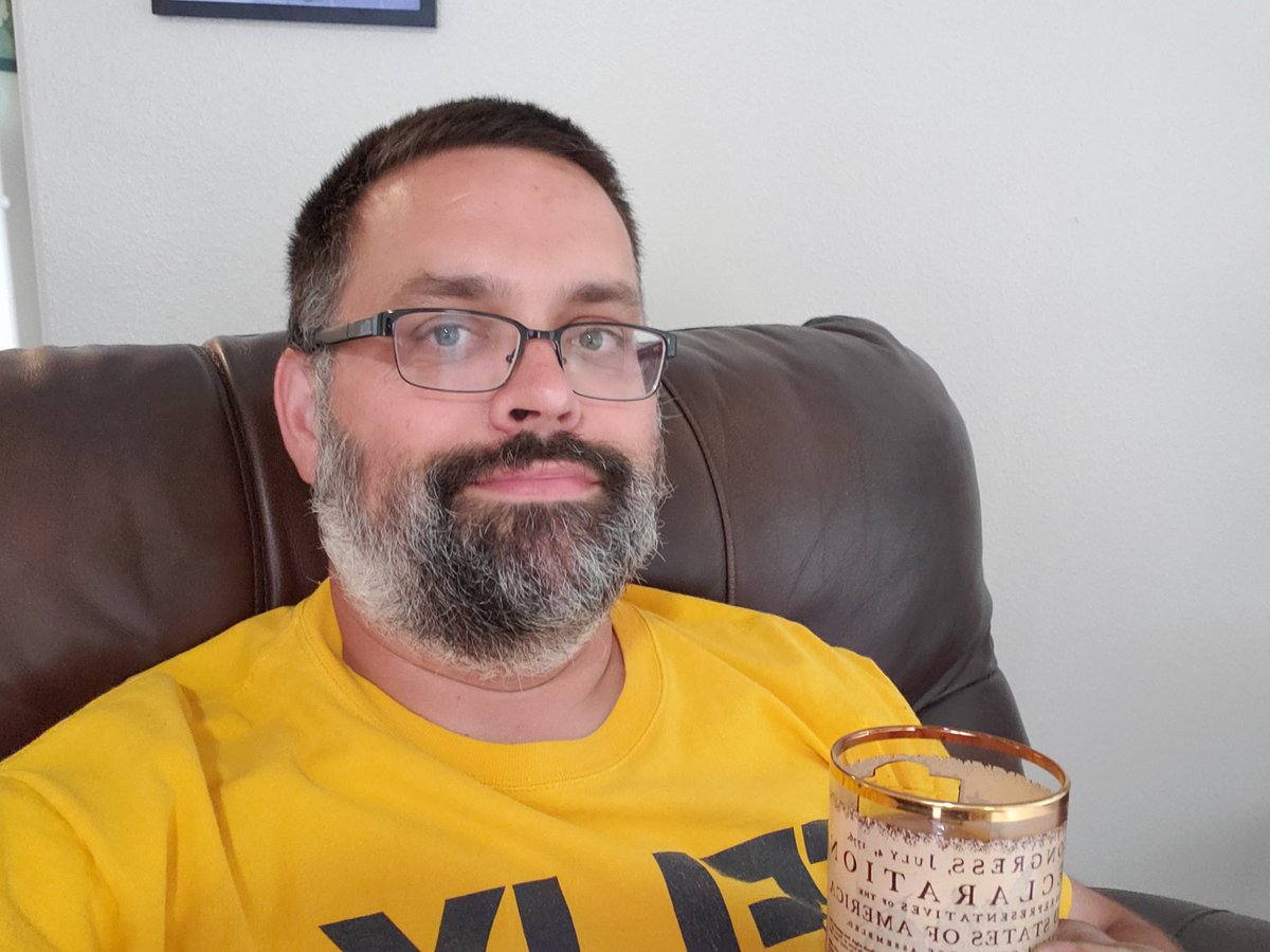 BigJTrucker's tweet photo. Go @Mariners! At home in my favorite chair sipping on some #BSB103 is #WhereIRoot. #BaseballisBack @ROOTSPORTS_NW https://t.co/mgE5057PUV