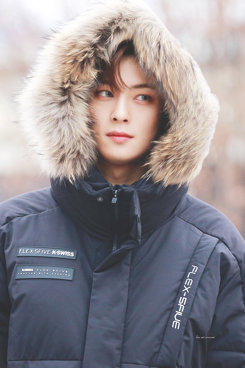 grin_with_ew's tweet photo. 191207
#아스트로 #ASTRO #차은우 #이동민 #CHAEUNWOO #로하수호 #ウヌ #ชาอึนวู #車銀優 @offclASTRO 
계절은 얼어붙더라도
다정한 안부로 봄을 준비해야겠다. 
안녕? 사랑해- https://t.co/wxde68l6lm