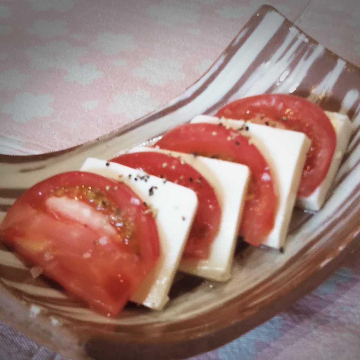 ozakinotofu's tweet photo. Mozzarella cheese for Vegan.
ヴィーガンにもモッツァレラ。
植物性乳酸菌と豆乳のみ使用。
#尾崎のとうふ #神戸豆にゅグルト #神戸産サチユタカ #国産大豆 #天然にがり #豆腐 #ゆば #神戸 #神戸市 #Tofu #自然食品 #有機野菜 #ロカボ食品 #ヴィーガンフード #ロカボダイエット #低糖質 #KobeFooStyle https://t.co/qXXUhqAKnr
