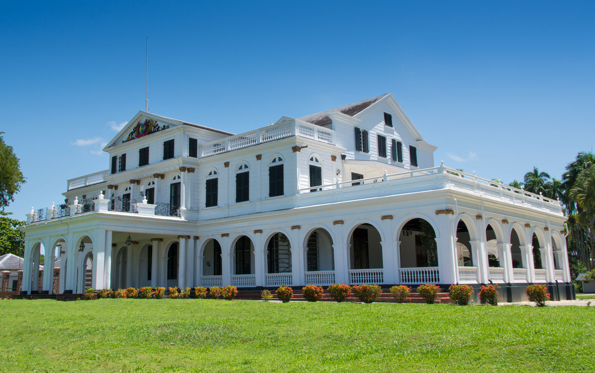 Suriname has a rambling, charming Dutch colonial mansion serve as the President's residence. The National Assembly meets in this absolute charmer. I guess that's Art Moderne? Are there any other Art Moderne capitols? If not, why not?