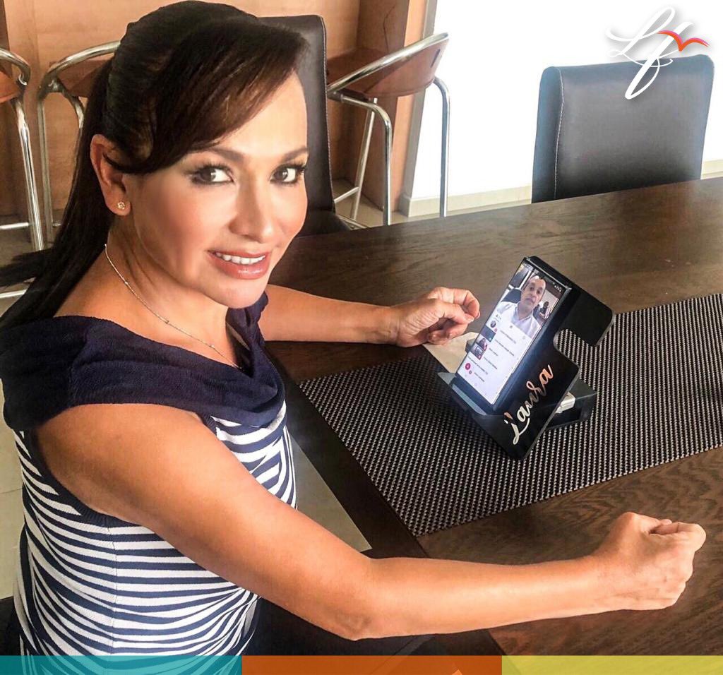 Tuvimos esta noche una videoconferencia con el gobernador <a href="/CarlosJoaquin/">Carlos Joaquín</a>, sólo tenemos dos casos activos: uno en el Puerto y otro en Leona Vicario. Lamentablemente seis vecinos han perdido la vida y por eso debemos seguir con los esfuerzos de prevención.
#JuntosSaldremosAdelante