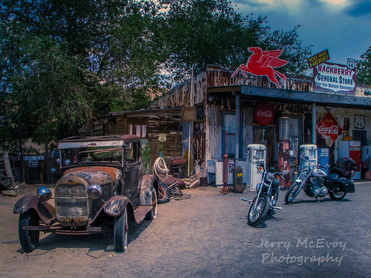VicBCPhoto's tweet photo. Along Route 66 between Flagstaff and Kingman Arizona we came across one of coolest stores ever. The Hackberry General Store. #route66 #pictureoftheday #jerrymcevoyphotography #arizona #hackberry https://t.co/ZnOSKAxKqI