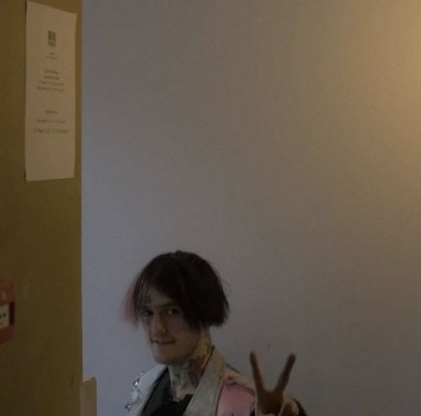 ✌🏼